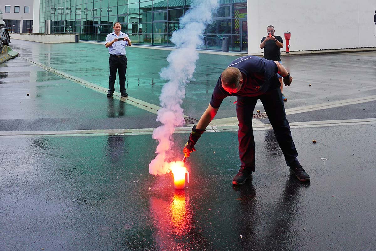 Vorbeugender Brandschutz mit der Pyrotechnikerin